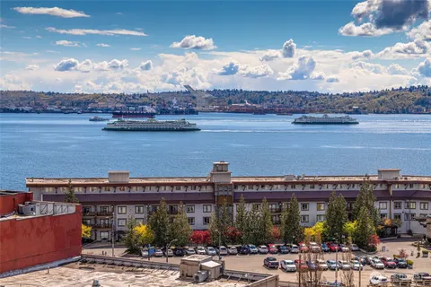 $415,000 | 2607 Western Avenue, Unit 452, Seattle, WA 98121