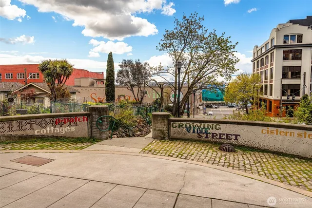 $415,000 | 2607 Western Avenue, Unit 452, Seattle, WA 98121