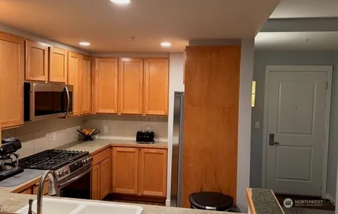 $415,000 | 2607 Western Avenue, Unit 452, Seattle, WA 98121