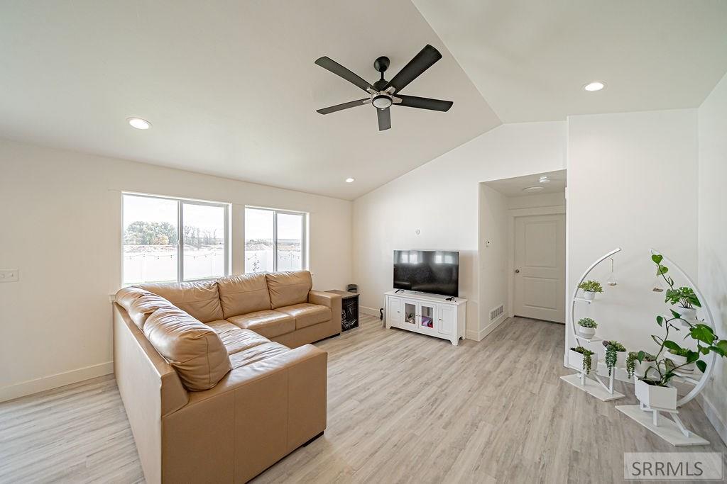 5758 North Rammell Road Idaho Falls, ID 83401 - Photo 2 of 26