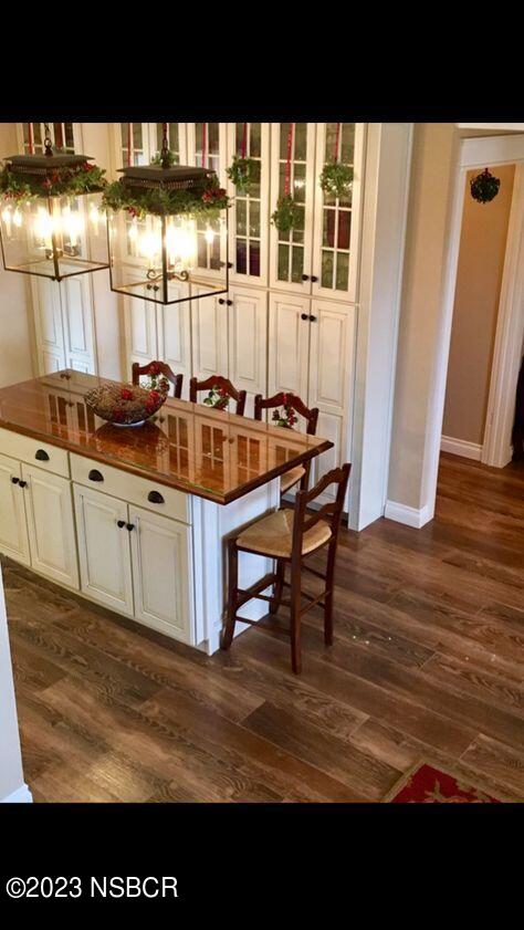 832 Clemens Way Lompoc, CA 93436 - Photo 17 of 30 832 Clemens Way kitchen lights