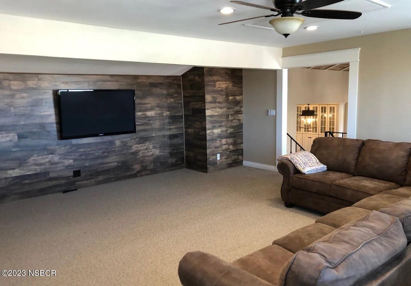 832 Clemens Way Lompoc, CA 93436 - Photo 25 of 30 832 Clemens Way fam room (2)