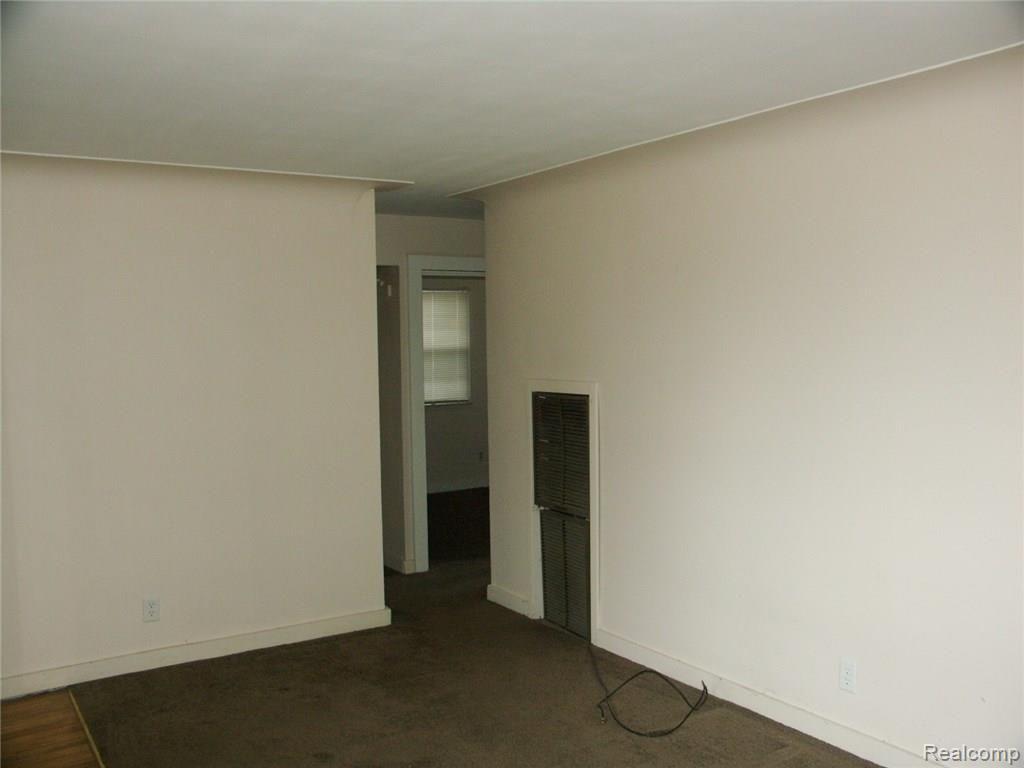 3250 Ravenswood Road Port Huron, MI 48060 - Photo 4 of 14 2017-01-23 21.28