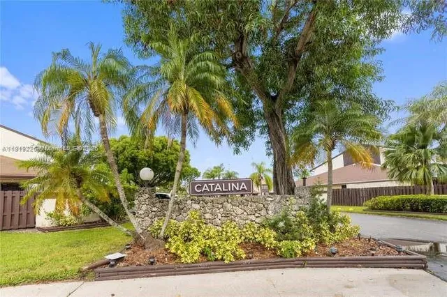 $3,000 | 267 Northeast 201st Terrace, Unit 267, Miami, FL 33179