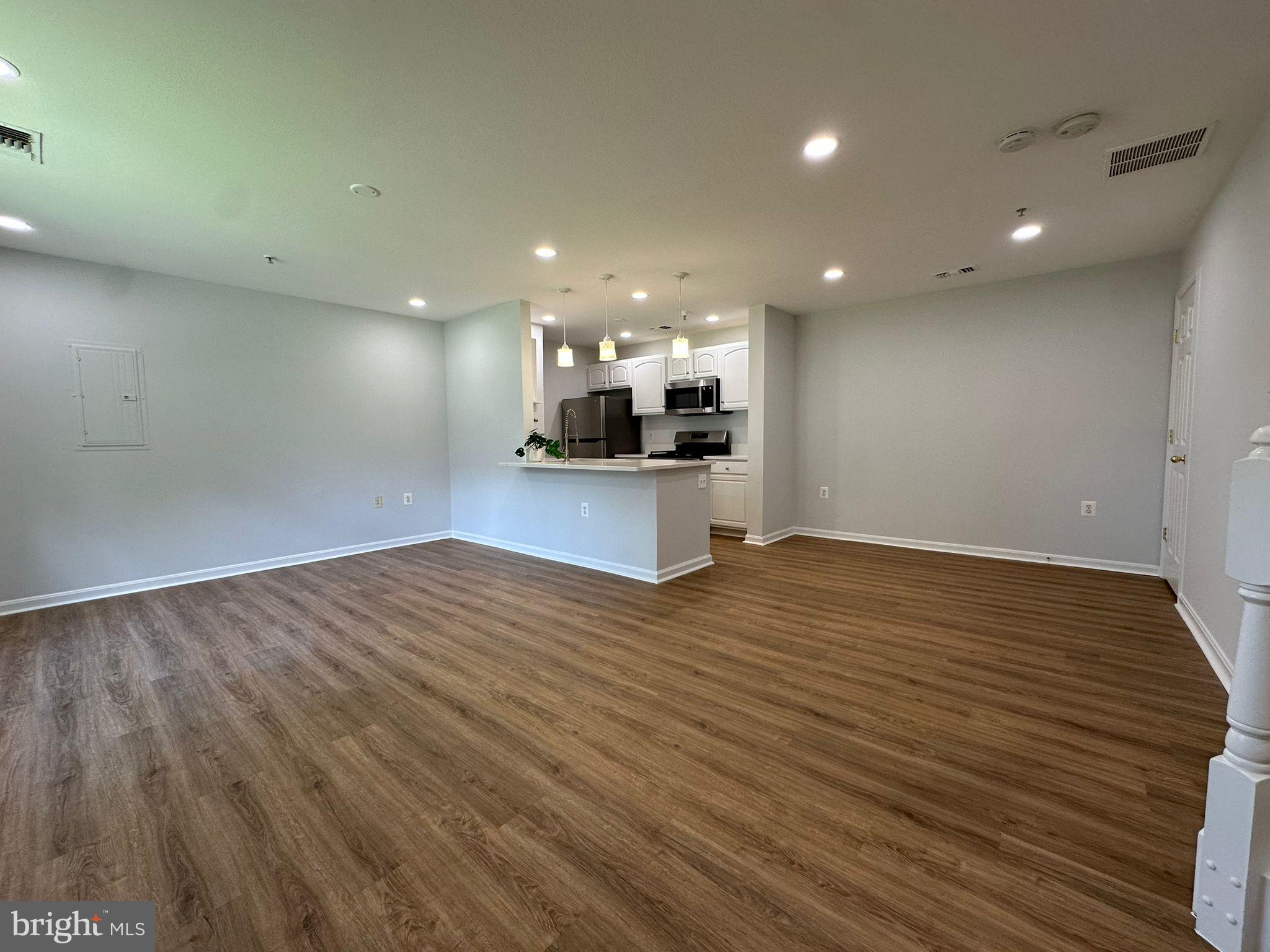 43577 Patching Pond Square Ashburn, VA 20147 - Photo 15 of 33