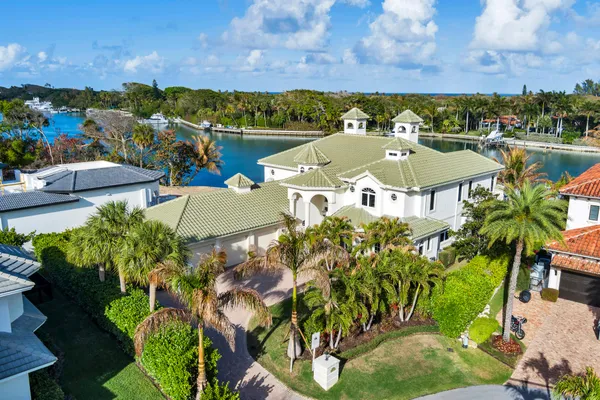 $9,495,000 | 17129 Southeast Limerick Court, Tequesta, FL 33469