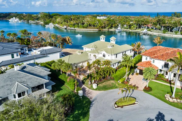 $9,495,000 | 17129 Southeast Limerick Court, Tequesta, FL 33469