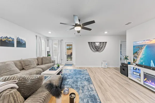 $2,300 | 8812 Gristmill Way, Milton, FL 32583