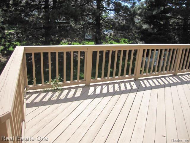 2126 London Bridge Drive, Unit 74 Rochester, MI 48307 - Photo 4 of 7 IMG_3471