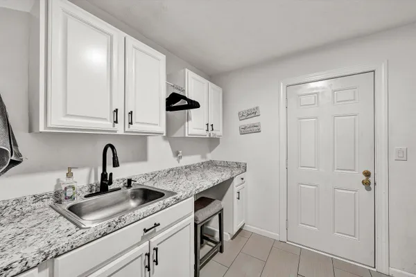 $649,000 | 301 Indian Ridge Drive, Moneta, VA 24121