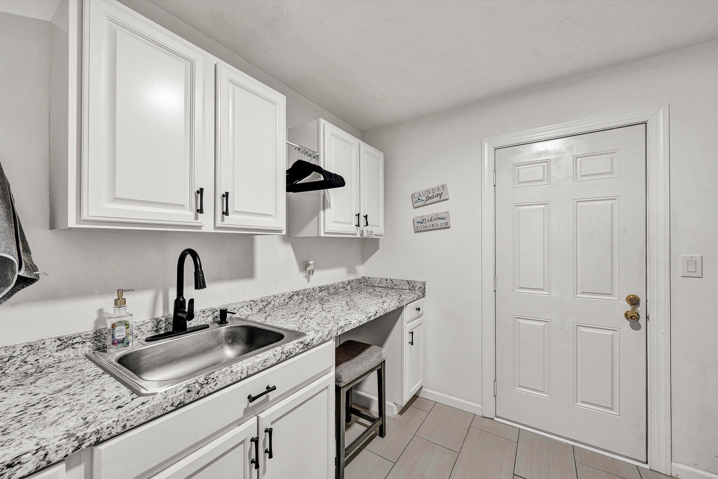 301 Indian Ridge Drive Moneta, VA 24121 - Photo 20 of 73 21-DSC00285