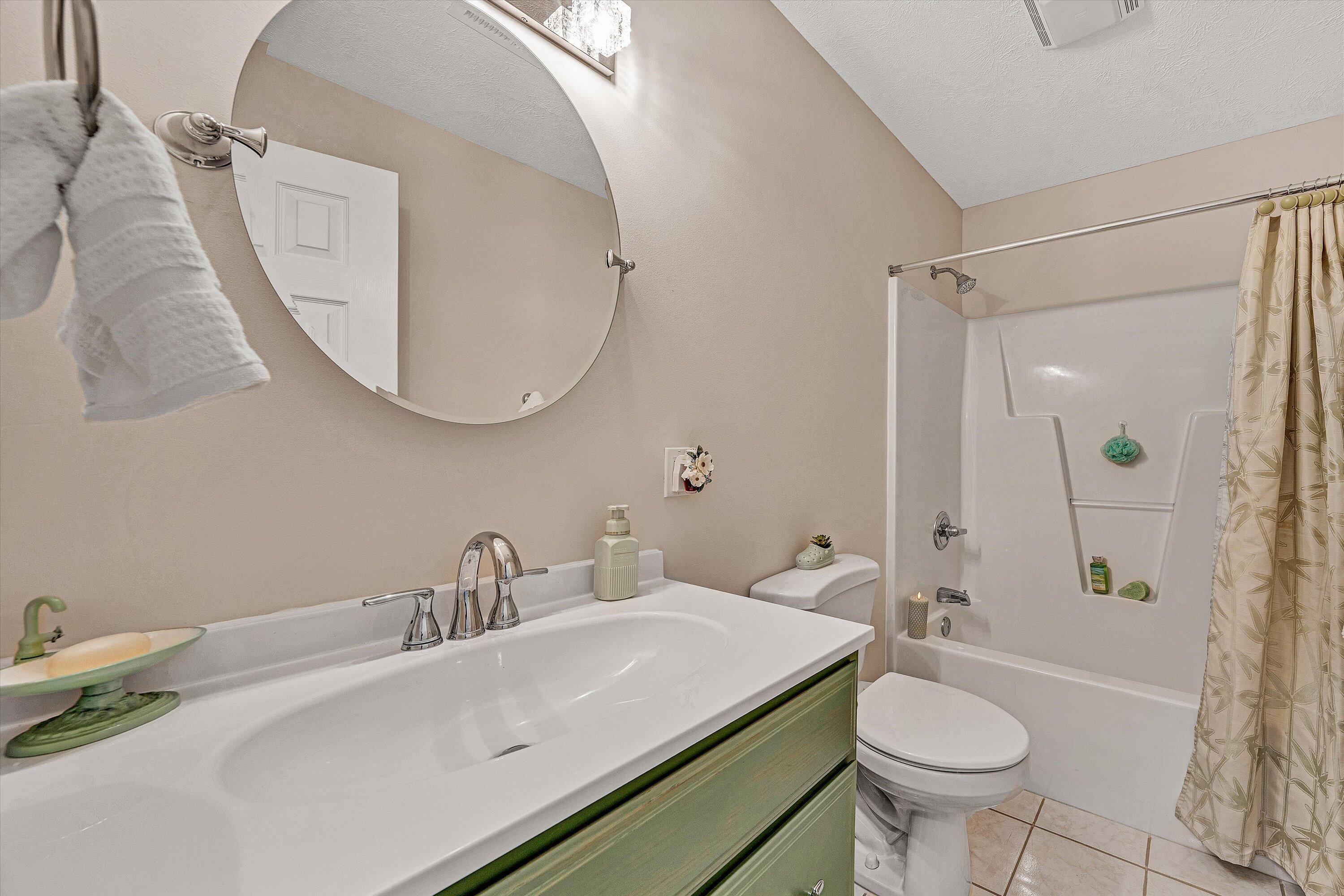 301 Indian Ridge Drive Moneta, VA 24121 - Photo 24 of 73 25-DSC00297