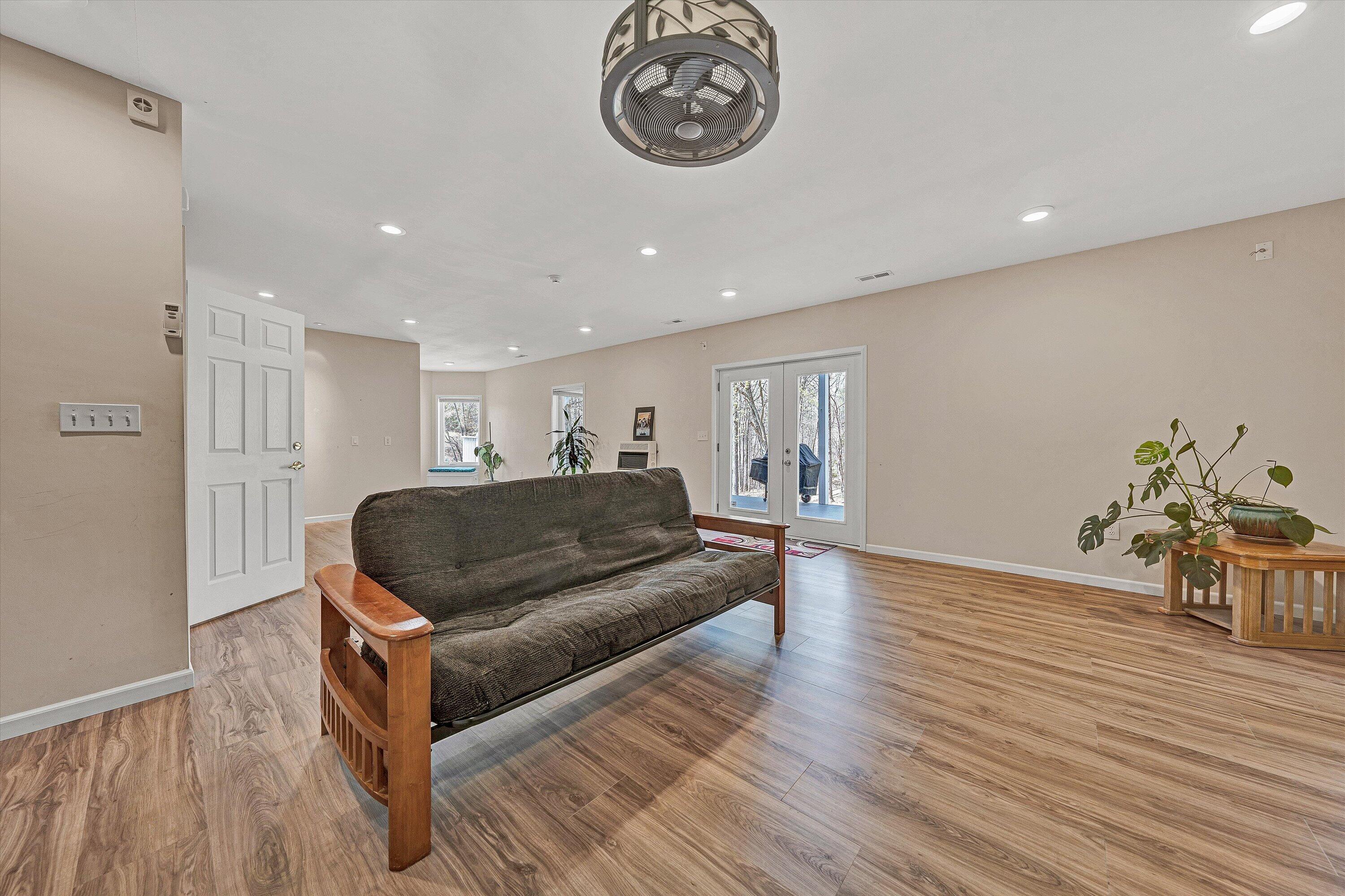 301 Indian Ridge Drive Moneta, VA 24121 - Photo 32 of 73 33-DSC00321