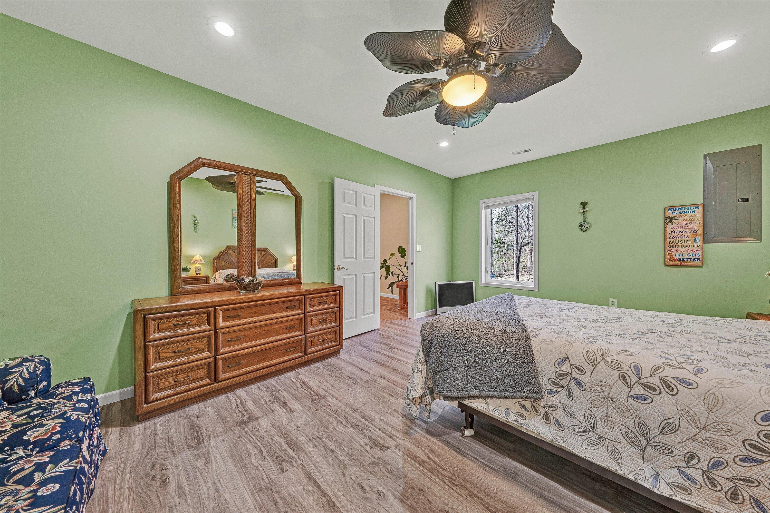 301 Indian Ridge Drive Moneta, VA 24121 - Photo 39 of 73 39-DSC00339