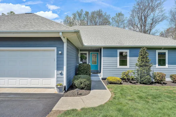 $649,000 | 301 Indian Ridge Drive, Moneta, VA 24121