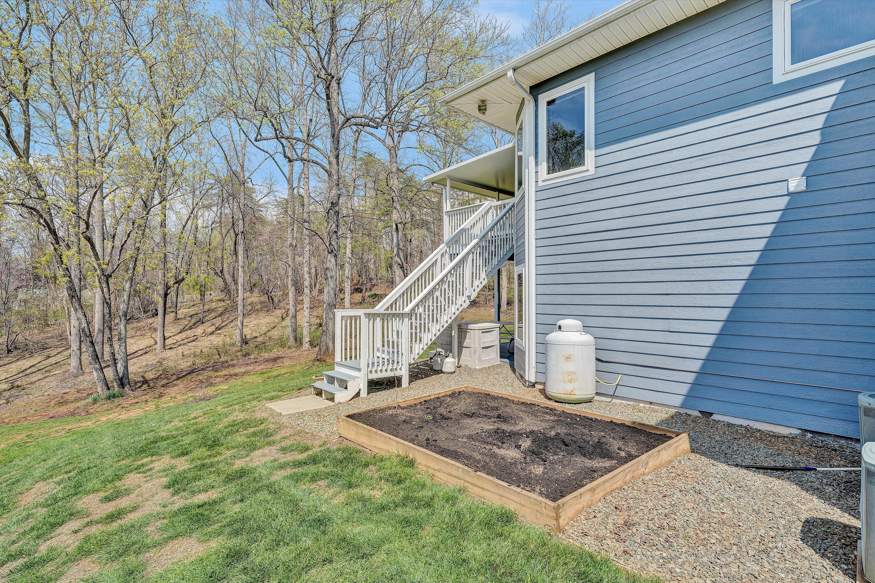 301 Indian Ridge Drive Moneta, VA 24121 - Photo 45 of 73 45-DSC00357