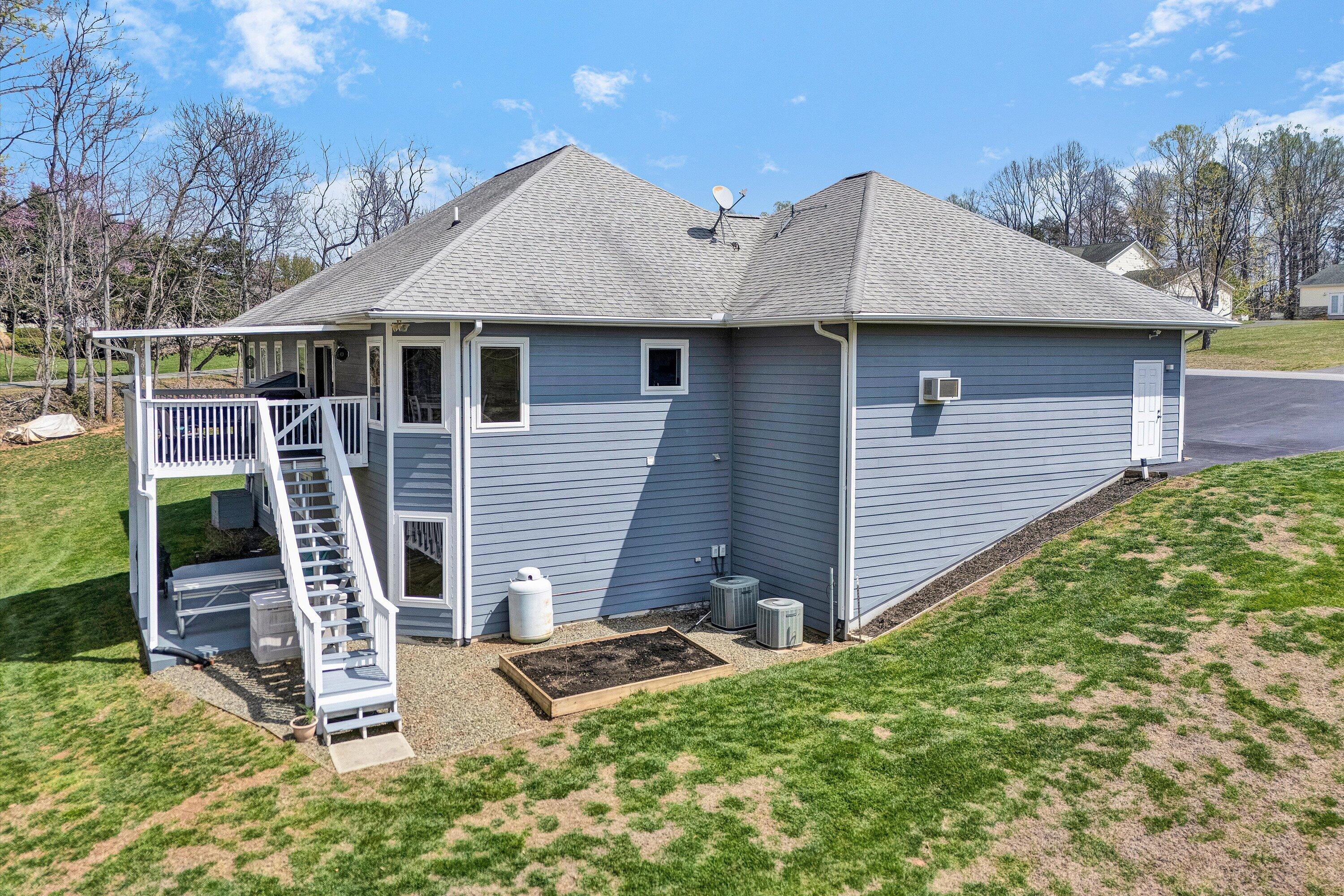 301 Indian Ridge Drive Moneta, VA 24121 - Photo 50 of 70 52-DJI_20260331133928_0152