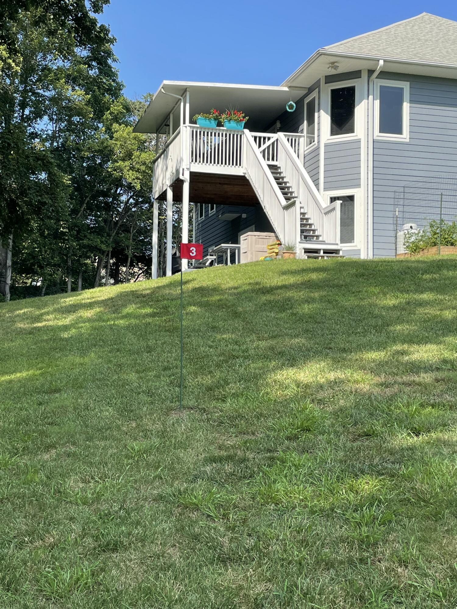 301 Indian Ridge Drive Moneta, VA 24121 - Photo 60 of 73 Putting3