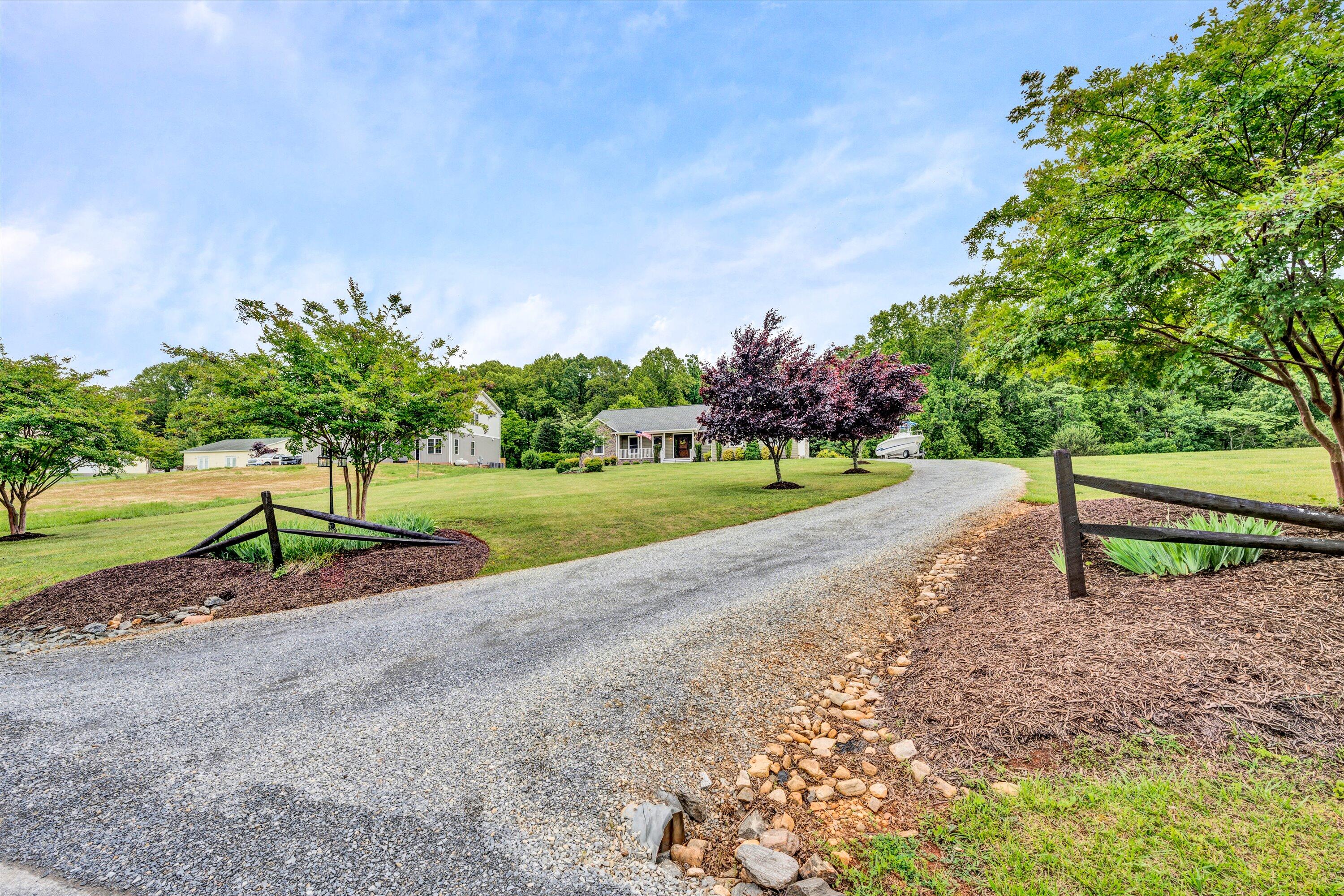 301 Indian Ridge Drive Moneta, VA 24121 - Photo 69 of 70 5-051520240056