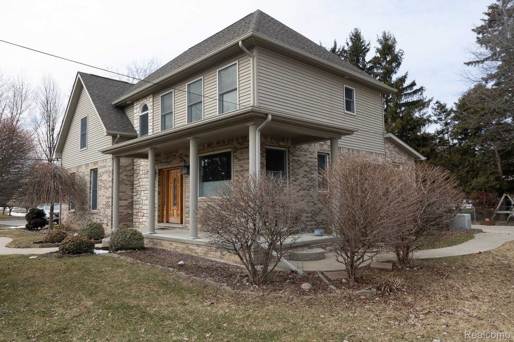 2637 East Square Lake Road Troy, MI 48085 - Photo 3 of 39 125A0146.jpg