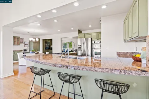 $1,398,000 | 18832 Cindy Way, Castro Valley, CA 94546