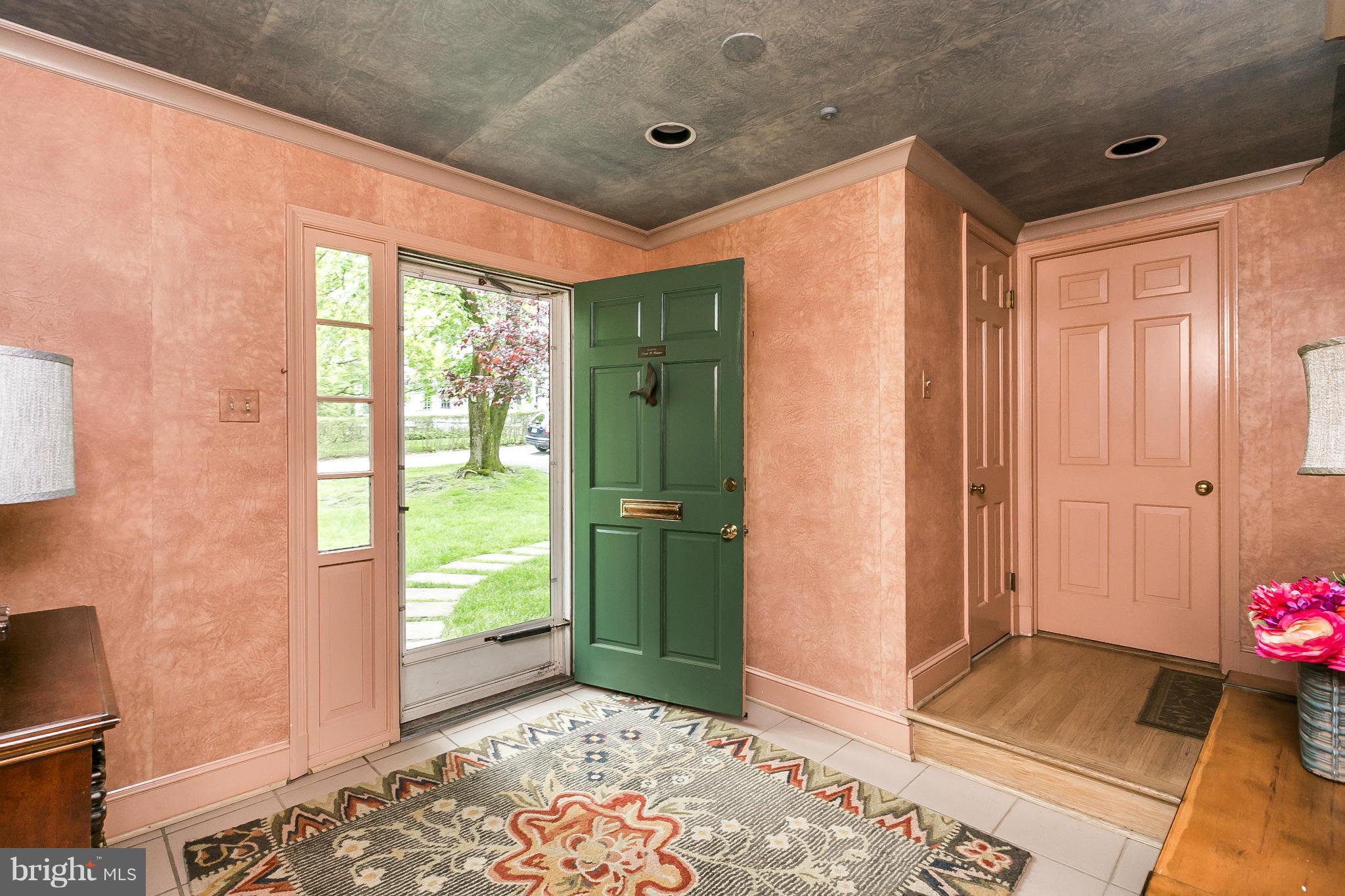 1900 South Road Baltimore, MD 21209 - Photo 3 of 30 Interior (General)