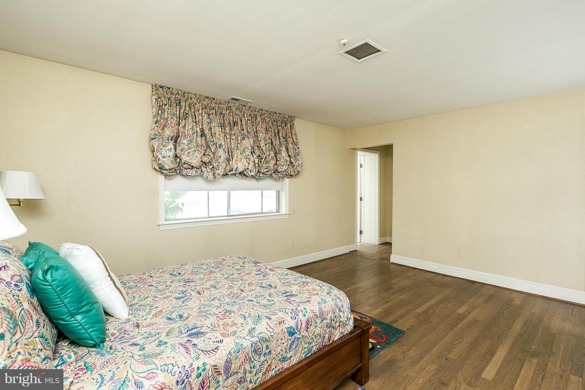 1900 South Road Baltimore, MD 21209 - Photo 21 of 30 Bedroom (Master)