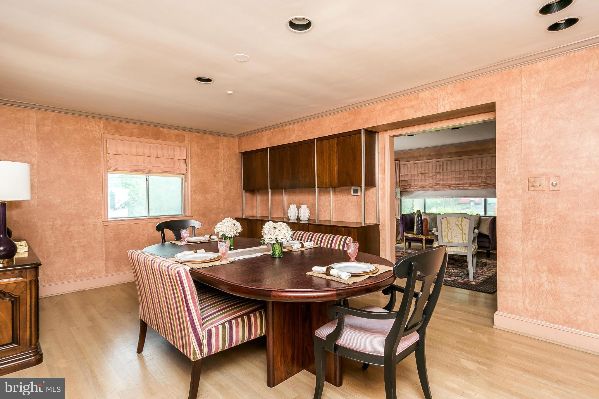 1900 South Road Baltimore, MD 21209 - Photo 6 of 30 Dining Room