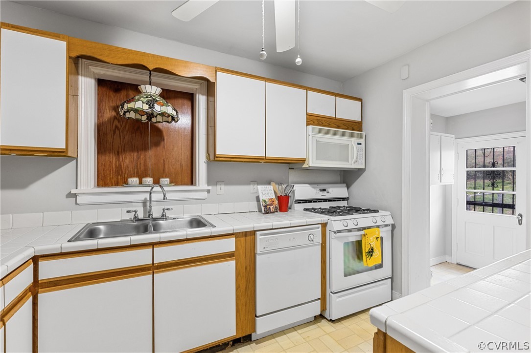 9004 Mapleton Road Henrico, VA 23229 - Photo 6 of 24 Gallery Image 6