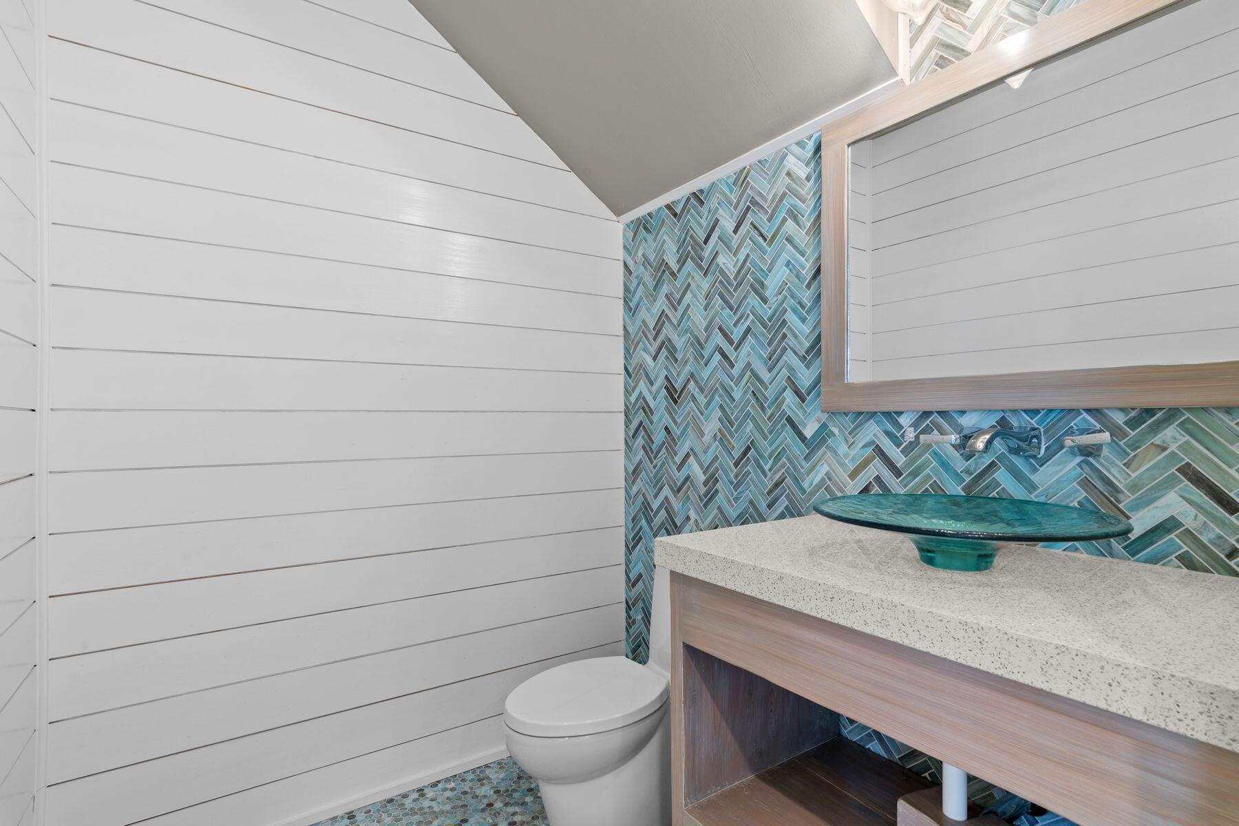56 Spires Lane, Unit E16 Santa Rosa Beach, FL 32459 - Photo 23 of 39 commercial half bath