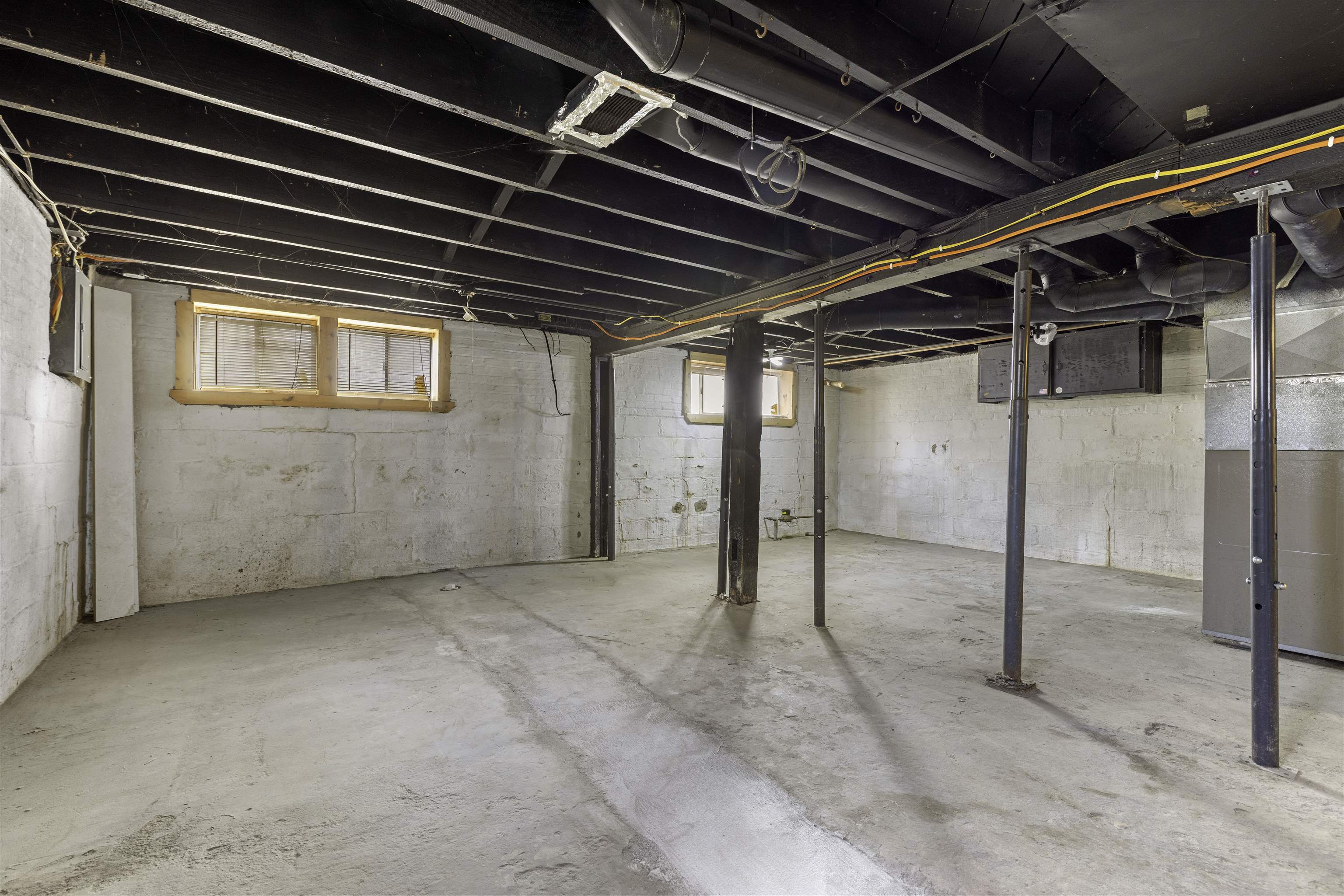 5745 Park Ridge Road Loves Park, IL 61111 - Photo 14 of 16 a view of an empty room