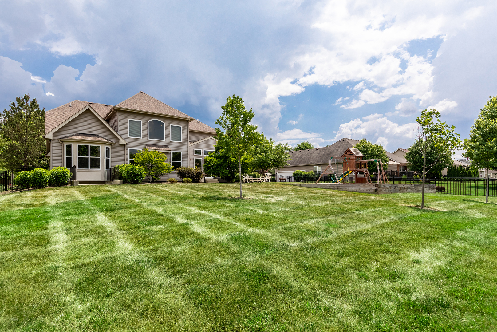 1100 Deerpath Road Aurora, IL 60506 - Photo 3 of 24