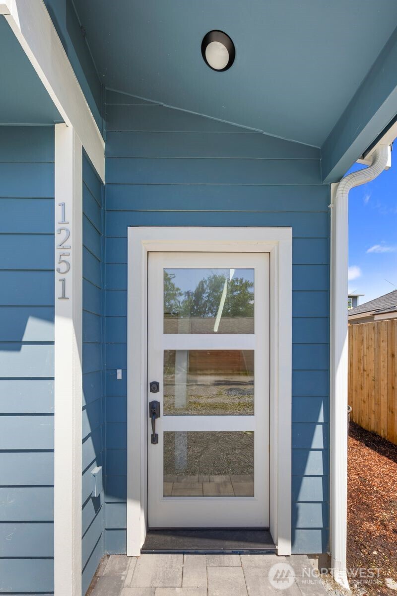 1251 Southwest 151st Street Seattle, WA 98166 - Photo 3 of 27