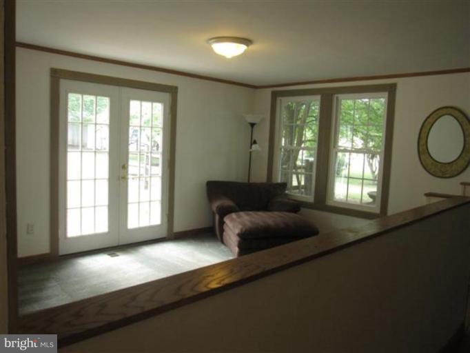 20515 Bucklodge Road Boyds, MD 20841 - Photo 4 of 28 Light & bright living room & french doors to yard!