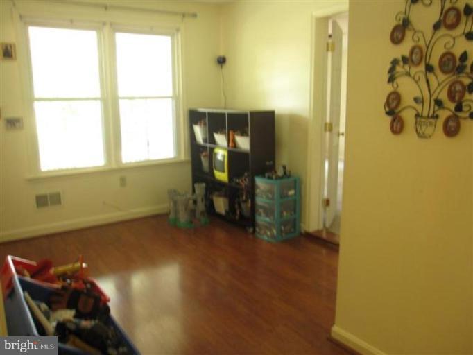 20515 Bucklodge Road Boyds, MD 20841 - Photo 9 of 28 Wonderful den/office off foyer