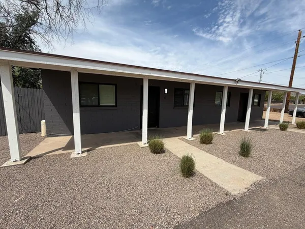 $1,000 | 1027 East Dunlap Avenue, Unit 1, Phoenix, AZ 85020