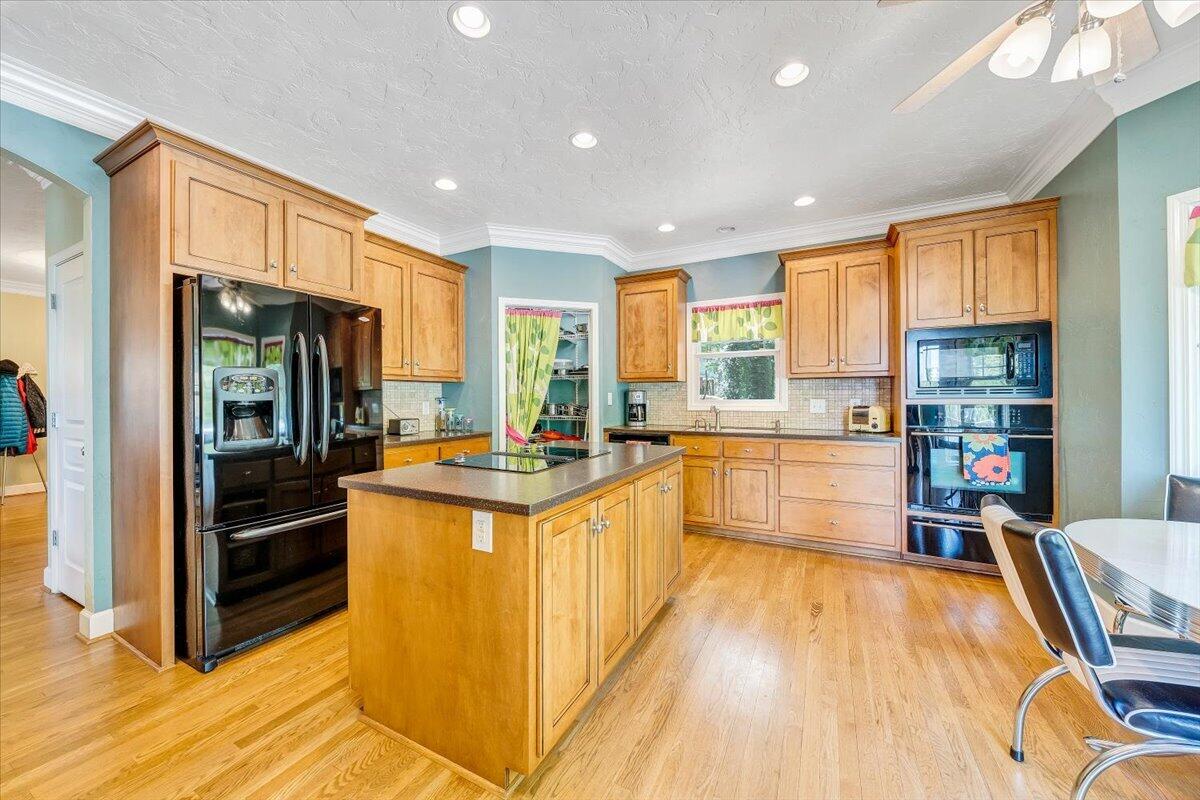 159 Lakeshore Terrace Road Hardy, VA 24101 - Photo 15 of 90 Kitchen