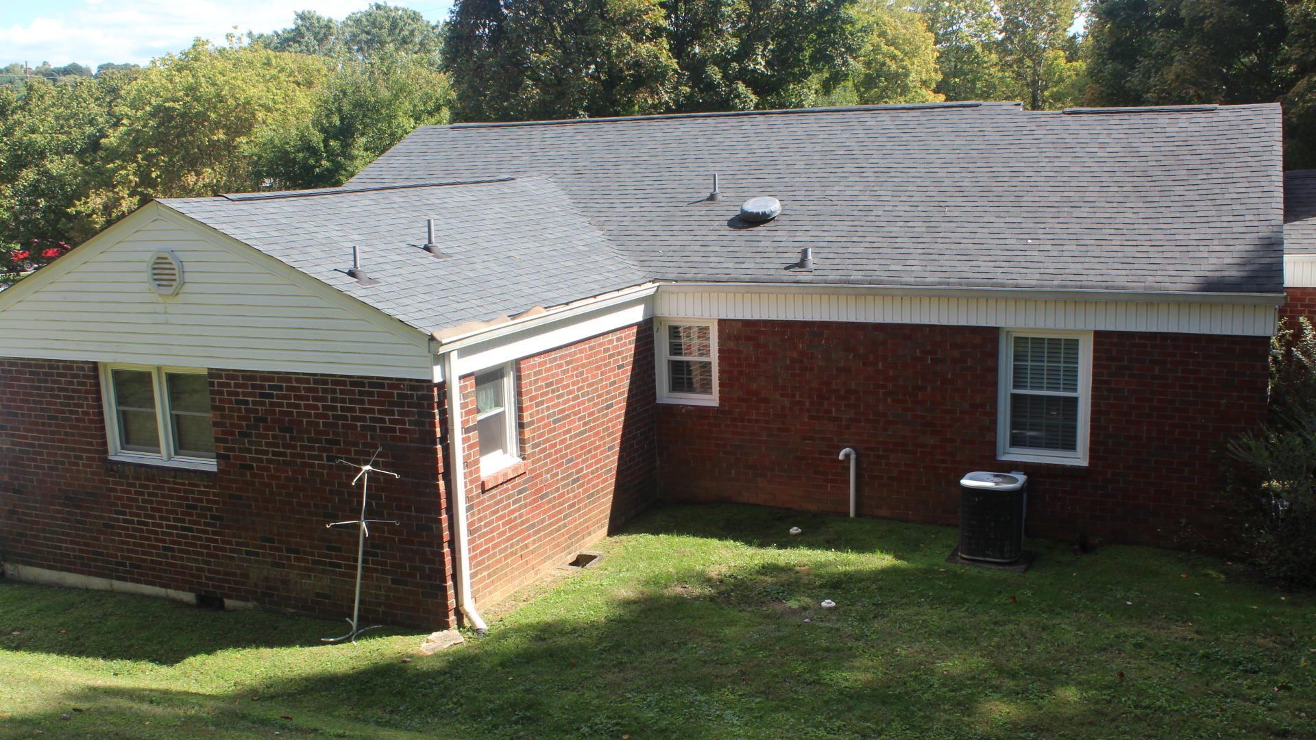 148 Cedar Valley Road Bristol, TN 37620 - Photo 24 of 25 IMG_3183
