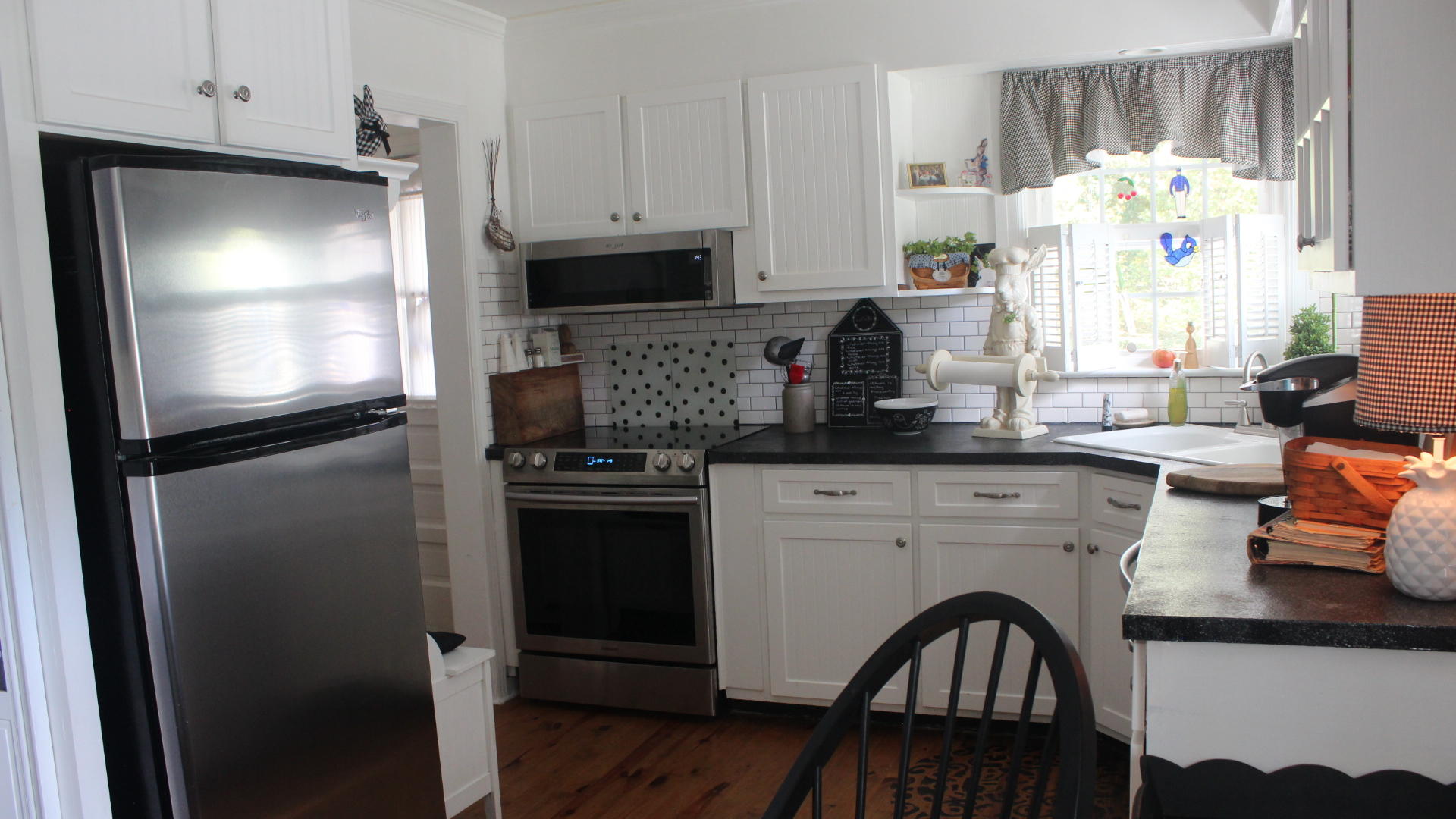 148 Cedar Valley Road Bristol, TN 37620 - Photo 6 of 25 IMG_3145