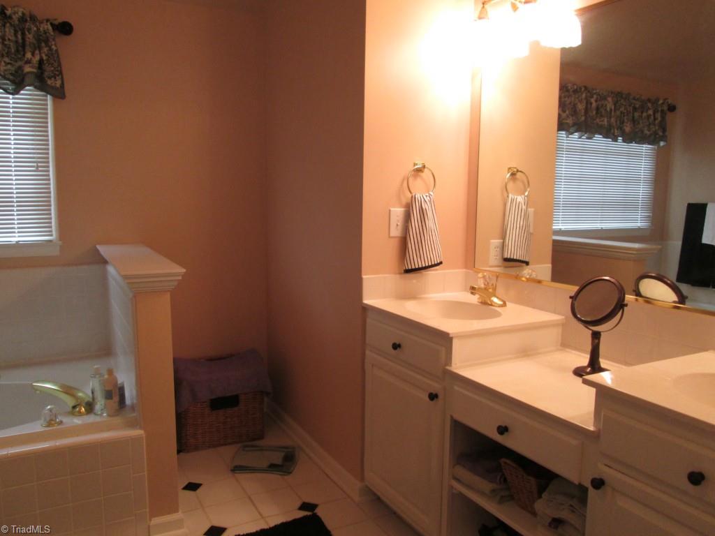 2800 Norwell Court Oak Ridge, NC 27310 - Photo 13 of 22