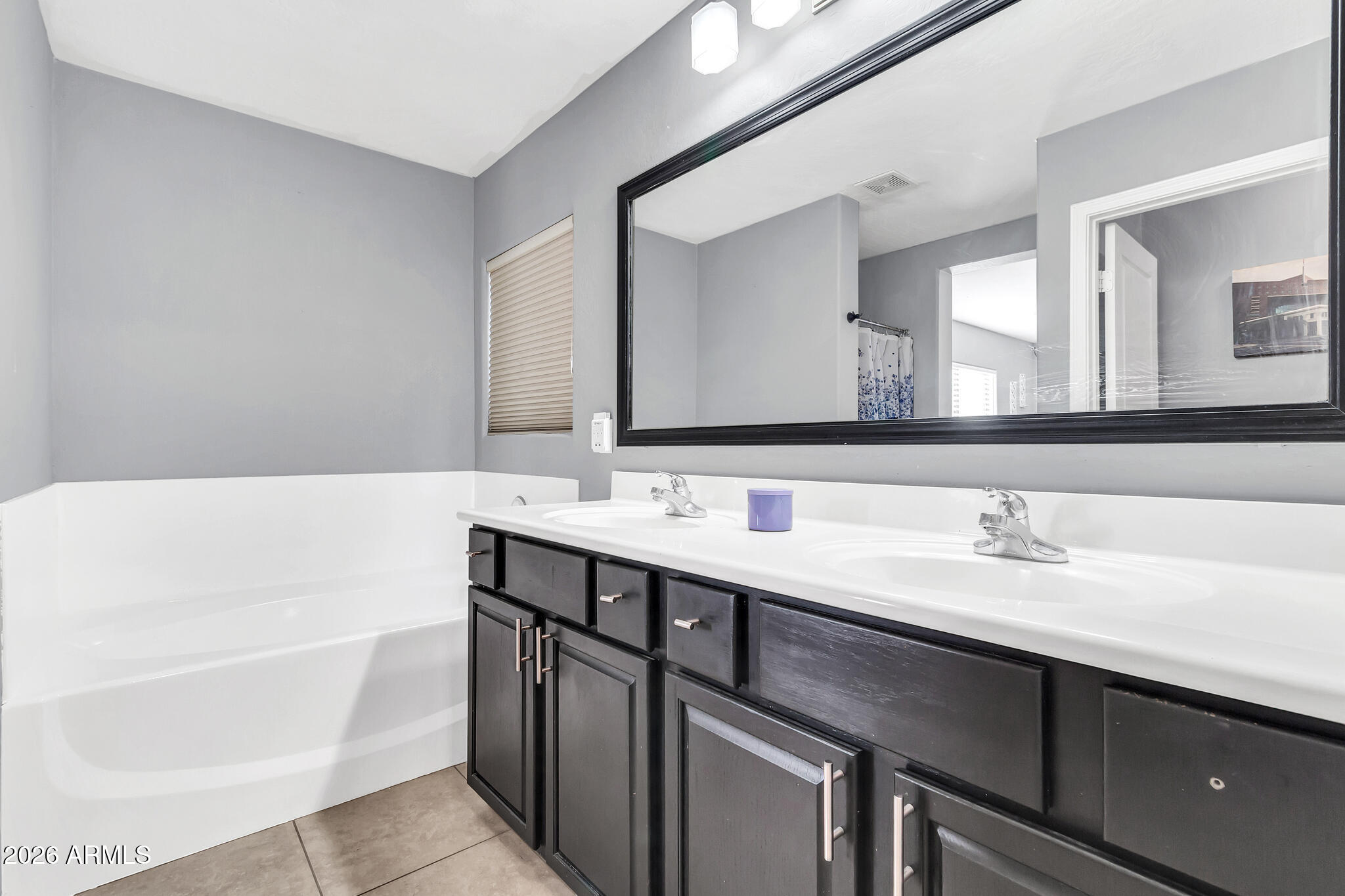 2879 South Key Biscayne Drive Gilbert, AZ 85295 - Photo 13 of 29 2879 S Key Biscayne Dr-21_(2048)