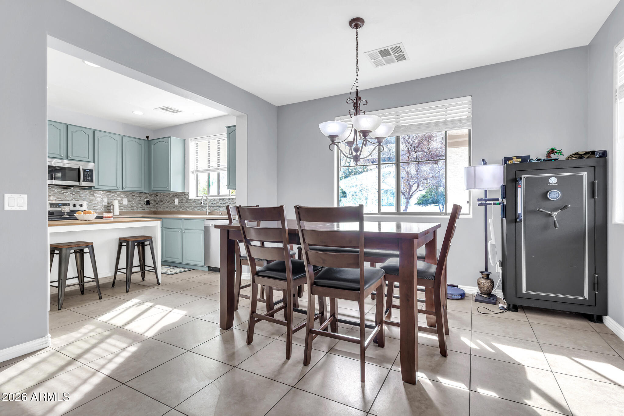 2879 South Key Biscayne Drive Gilbert, AZ 85295 - Photo 5 of 29 2879 S Key Biscayne Dr-9_(2048)