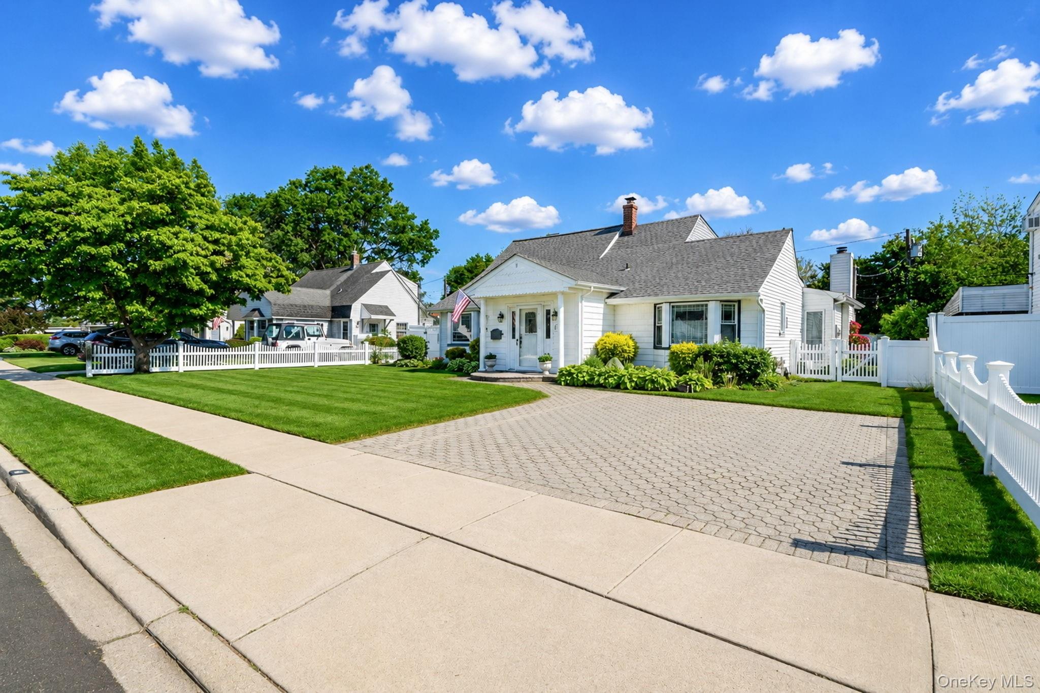 144 Blue Spruce Road Levittown, NY 11756 - Photo 3 of 36