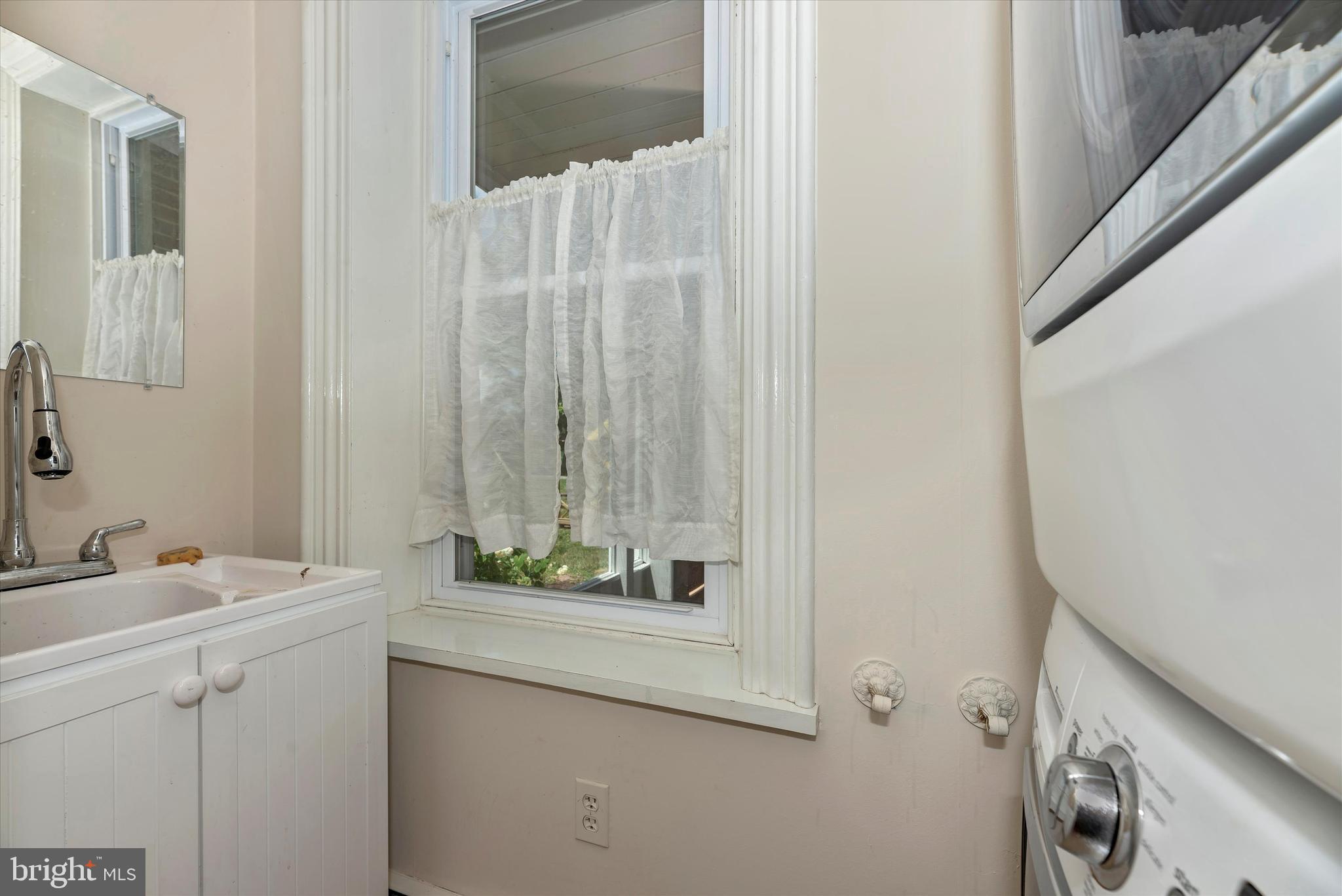 13731 Kretsinger Road Smithsburg, MD 21783 - Photo 12 of 59 Main Level 1/2 Bath