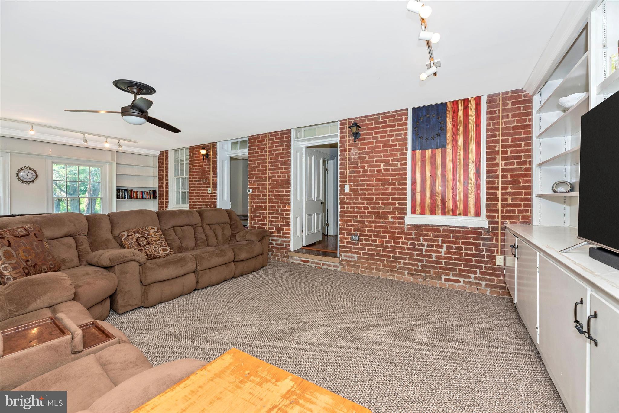 13731 Kretsinger Road Smithsburg, MD 21783 - Photo 14 of 59 Family Room