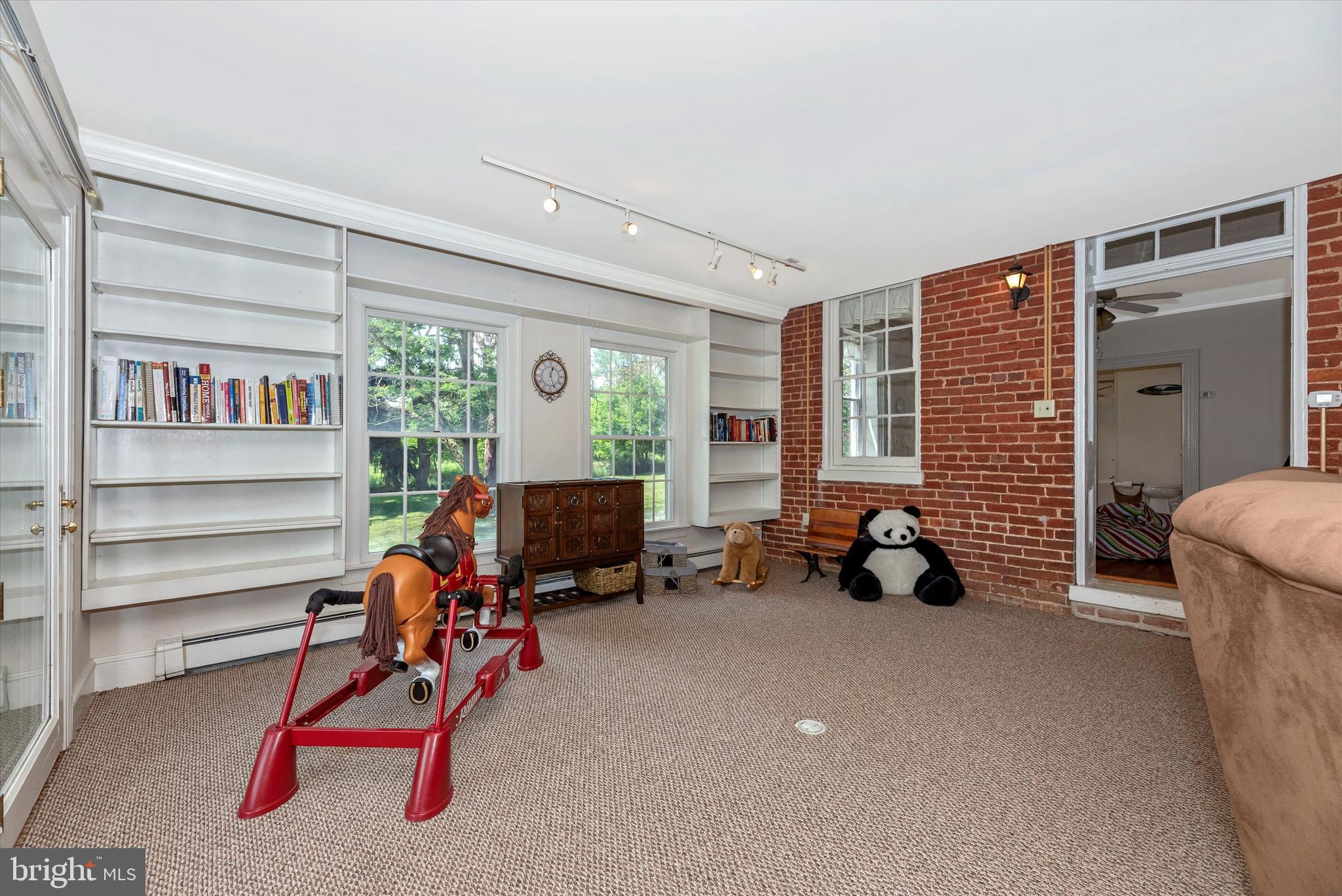 13731 Kretsinger Road Smithsburg, MD 21783 - Photo 16 of 59 Family Room