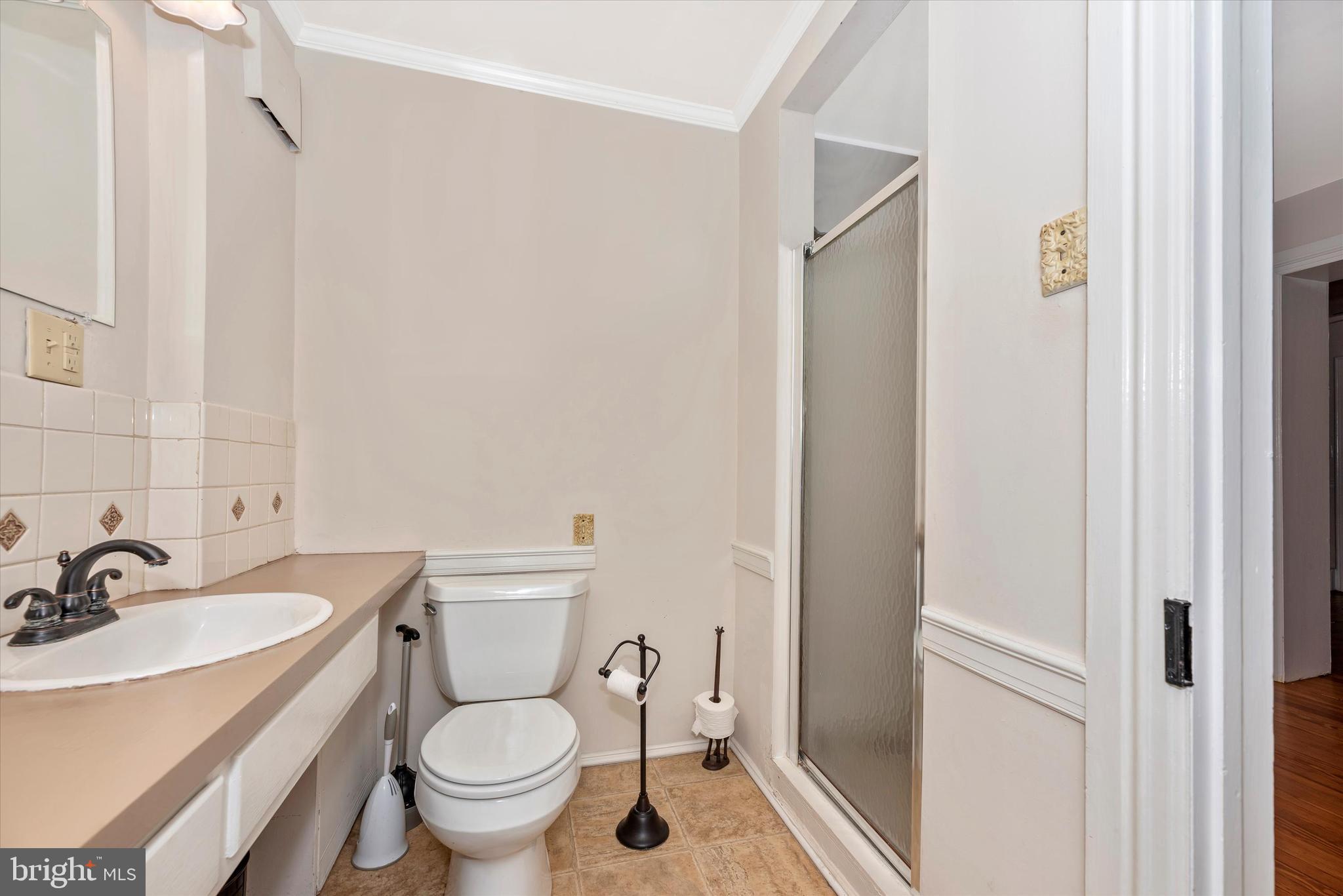 13731 Kretsinger Road Smithsburg, MD 21783 - Photo 31 of 59 2nd Floor Full Bath
