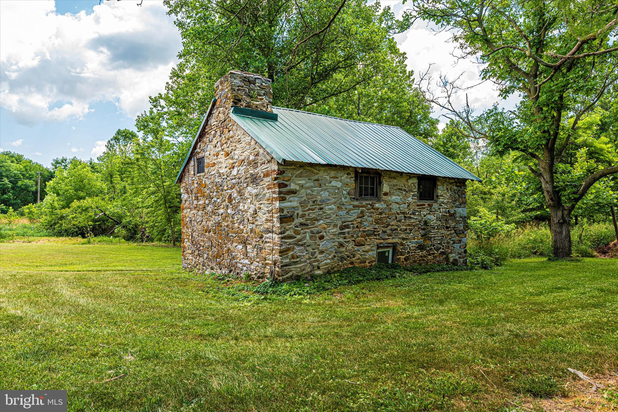 13731 Kretsinger Road Smithsburg, MD 21783 - Photo 48 of 59 Spring House