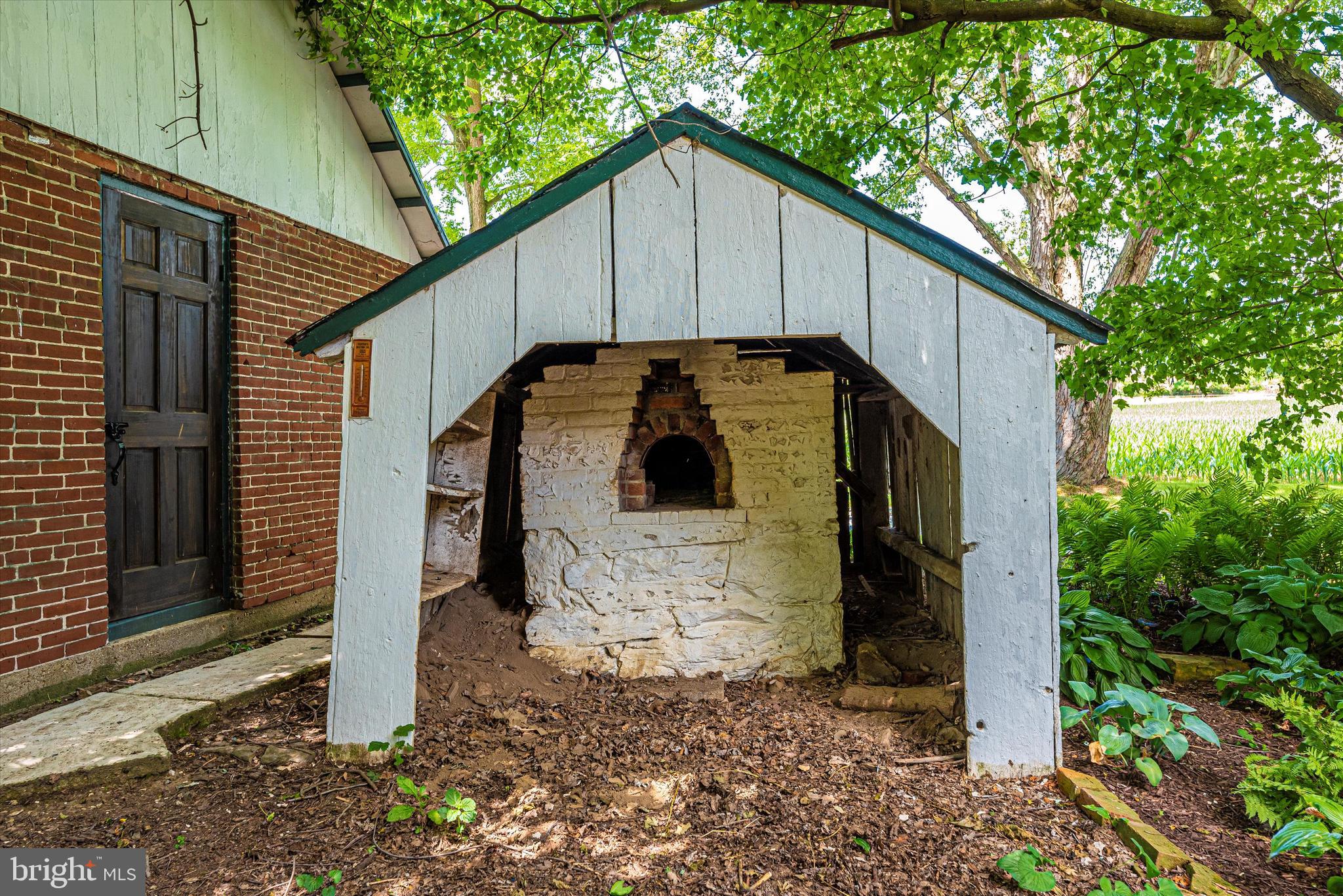 13731 Kretsinger Road Smithsburg, MD 21783 - Photo 53 of 59 Outdoor Oven