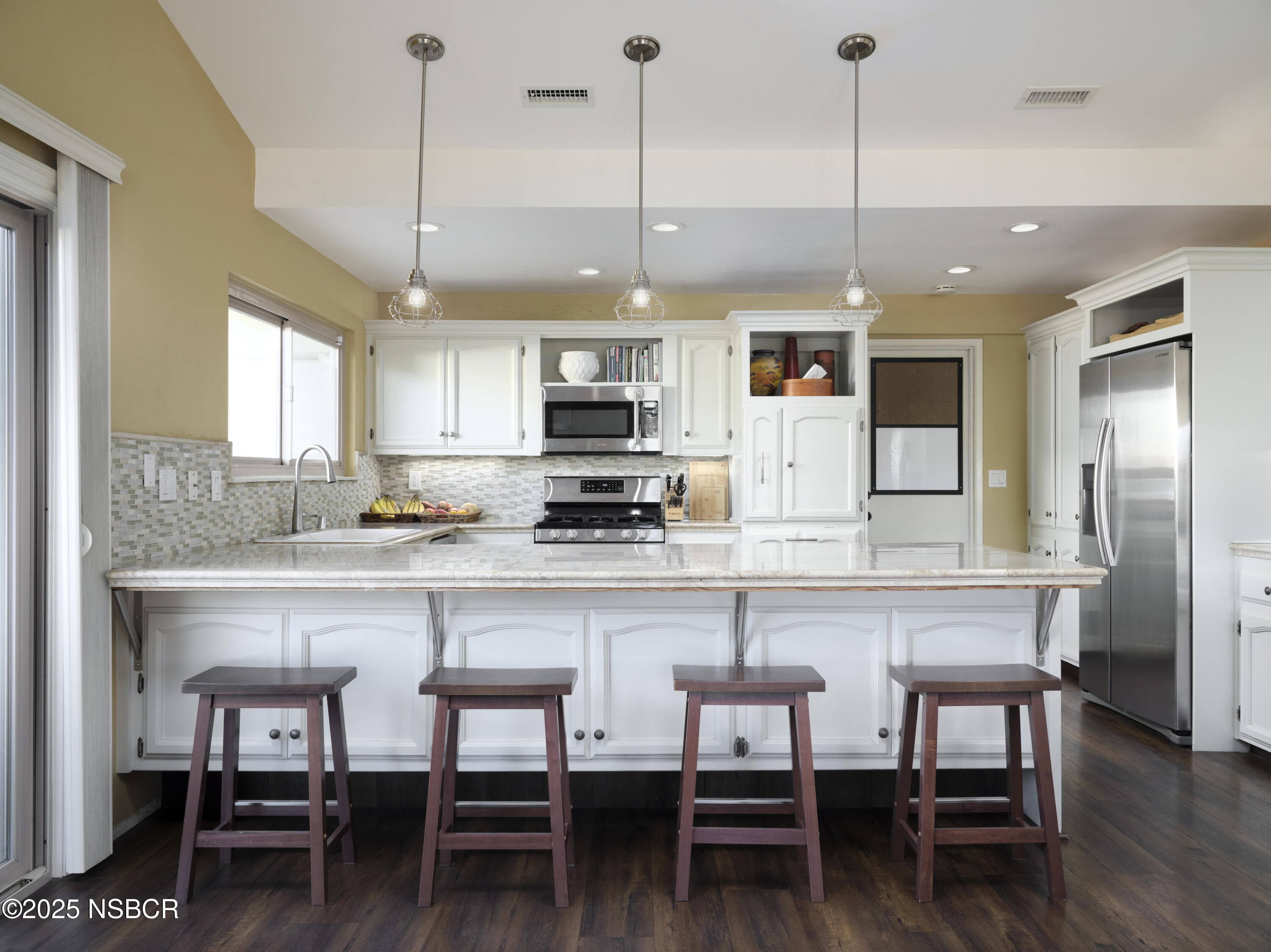 4395 Coachman Way Santa Maria, CA 93455 - Photo 4 of 23 BB_Coachman_Way_Interior_0